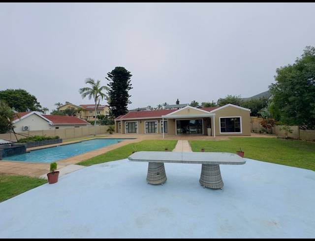 4 BEDROOM HOUSE FOR SALE IN LA LUCIA
